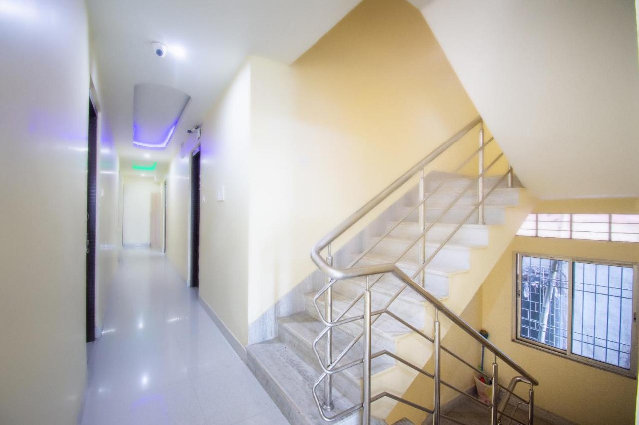 Capital O 67892 Hotel Sujata ธาราพิธ ภายนอก รูปภาพ